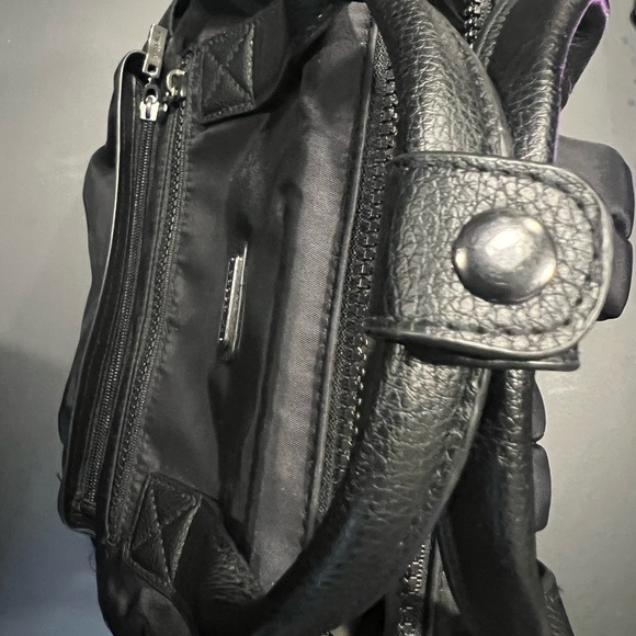 HP Baggallini Black Travel Backpack - Picture 4 of 8